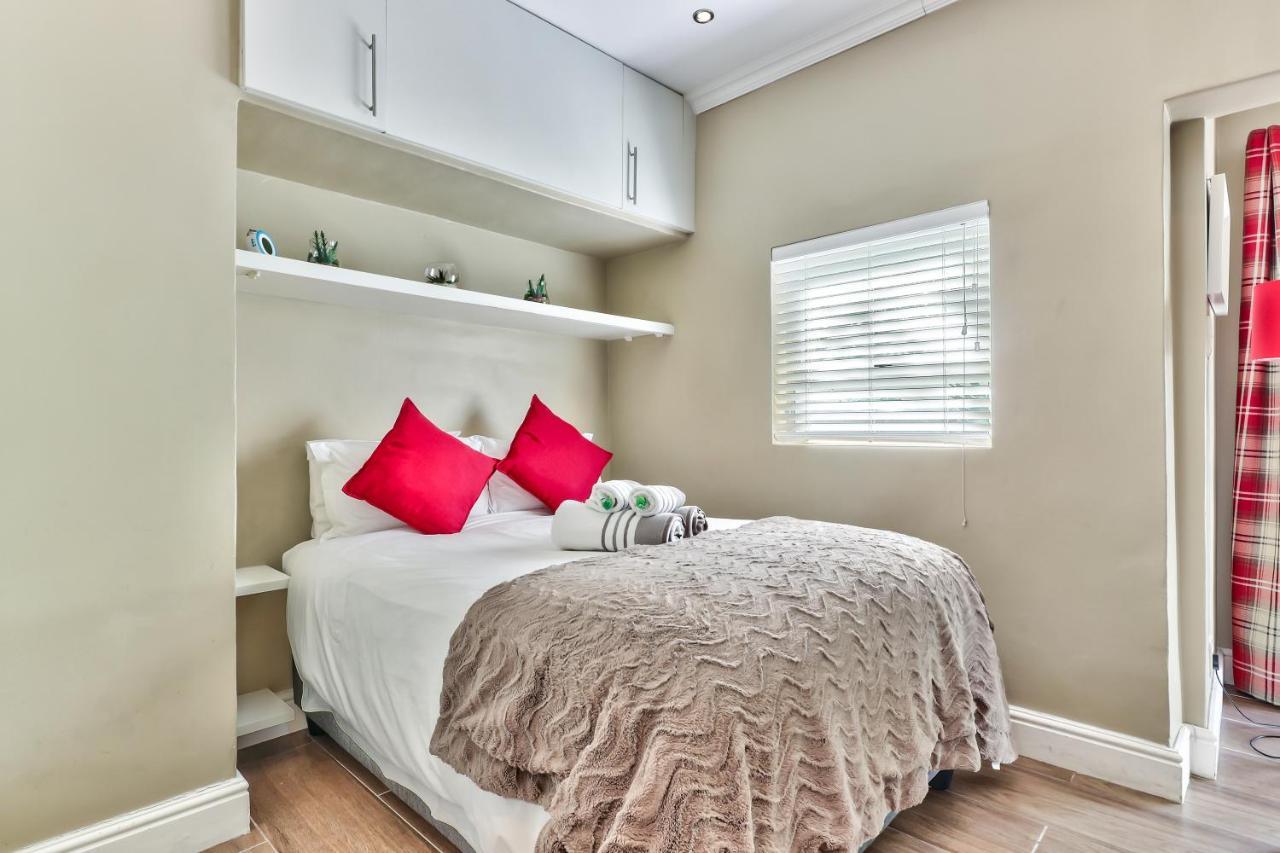 Fairmile On Main Apartment Кейптаун Екстериор снимка